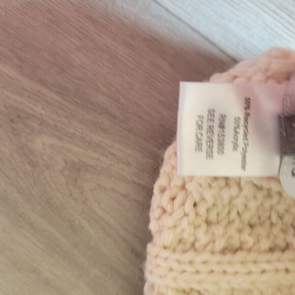 Ivory Ella Womens Beige Cable Knit Pom-Pom Beanie - Picture 7 of 7